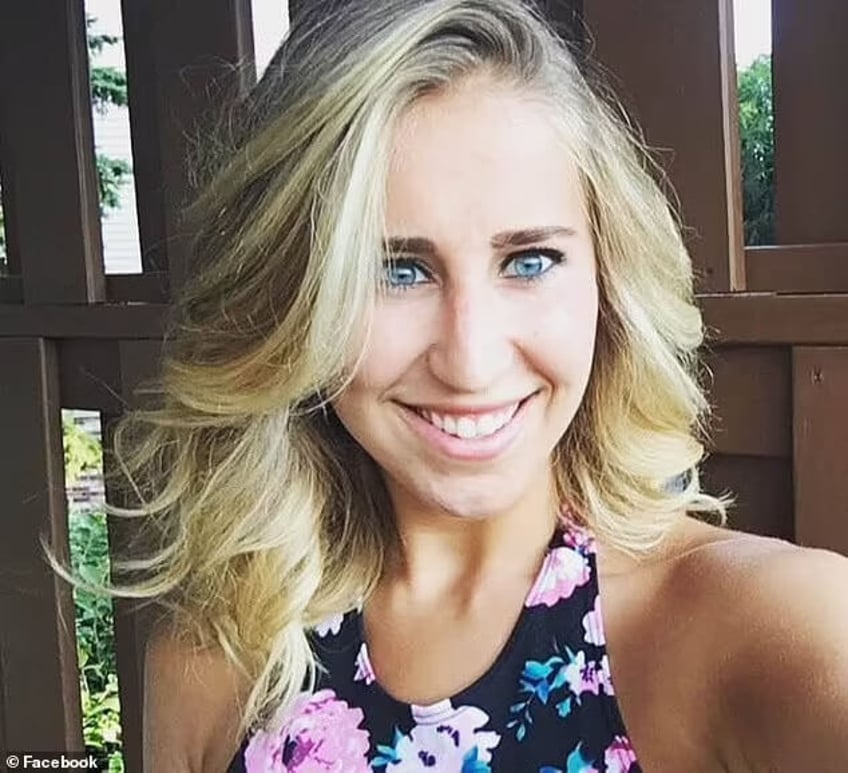 una profesora de ciencias de virginia de 28 anos es acusada de posesion de pornografia infantil despues de que los policias encuentren fotos y videos de abusos sexuales en snapchat