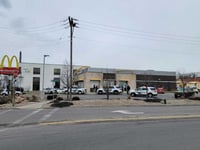 vader uit utah aangeklaagd nadat 4 jarige buiten midvale mcdonalds op politie schoot