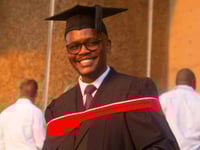 van kindermisbruik naar een weeshuis naar dakloosheid naar een diploma rechten bongani sindane overwon de kansen