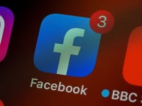 verbazingwekkende stijging van 400 in afbeeldingen van seksueel misbruik van kinderen op facebook nu de vrees voor versleutelingsplannen groeit