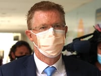 voormalig joondalup health campus ceo kempton cowan beschuldigd van bezit kindermisbruik videos