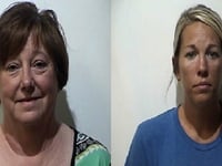 voormalig pastoor en kinderverzorgster gearresteerd in kindermisbruikzaak