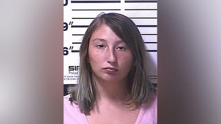 woman sentenced for not stopping the abuse of a child