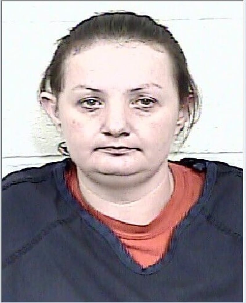 young colorado girl whose mom kaylee messerly is charged with child abuse to be fitted with artificial legs