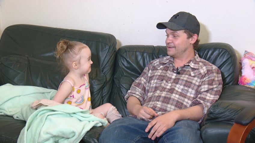 young colorado girl whose mom kaylee messerly is charged with child abuse to be fitted with artificial legs